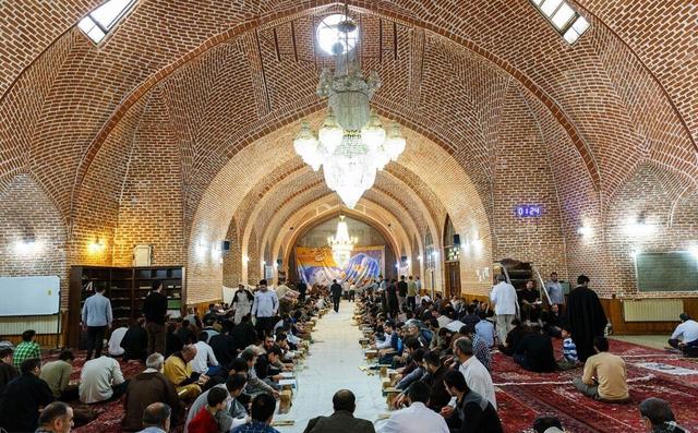 زمزمه عارفانه ۹ هزار معتکف در مساجد اردبیل طنین‌ انداخت