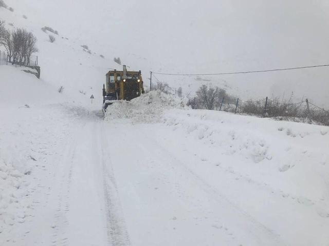 اجرای ۲۴۶۰ کیلومترباند عملیات برف‌روبی در جاده‌های استان کرمانشاه