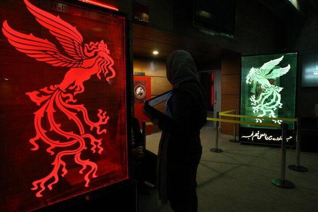 با تصویر علی نصیریان در فیلم شیرسنگی/ پوستر چهل‌وچهارمین جشنواره ملی فیلم فجر رونمایی شد