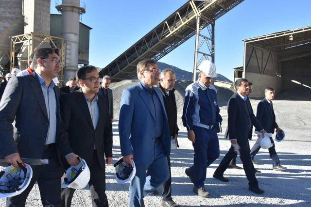 معاون استاندار فارس: دنبال پشتیبانی عملی از واحدهای تولیدی هستیم