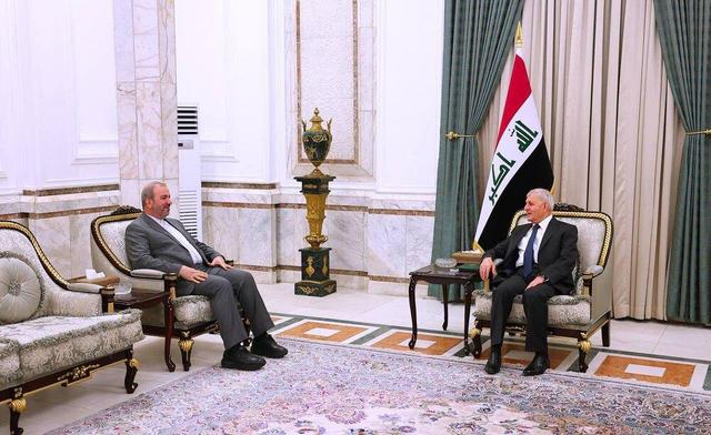 دیدار رئیس‌جمهور عراق با سفیر ایران در بغداد
