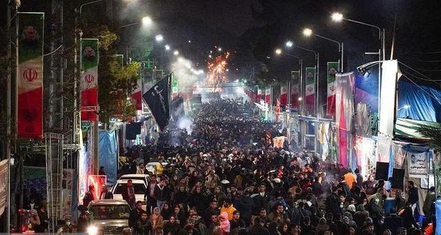 حضور نیم میلیون زائر در مراسم سالگرد حاج قاسم در کرمان