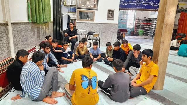 حضور معتکفین نوجوان بیرجندی در مسجد امام هادی(ع)