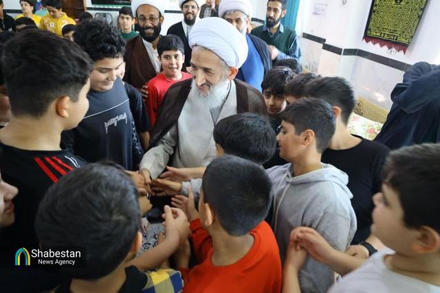 حضور آیت الله محمدی لائینی در جمع دانش‌آموزان معتکف مدارس سما ساری