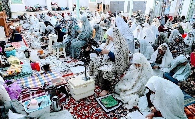 میزبانی ۲۲ مسجد در فریدن از معتکفان