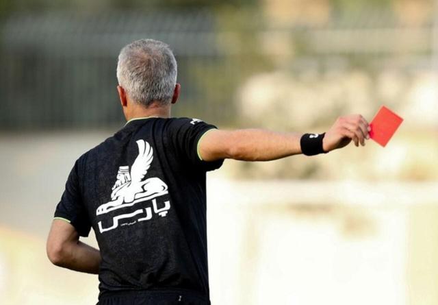 فدراسیون فوتبال: دریافتی داوران وسط ۱۰ میلیون تومان است؛ کمک‌ داوران VAR هم حدود ۸ میلیون