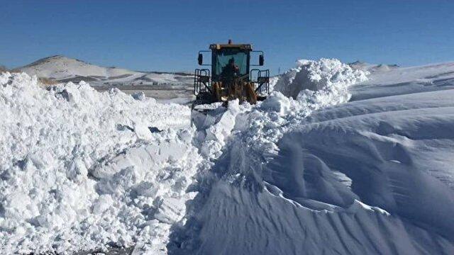 نزدیک به ۵ متر برف در گردنه‌های بانه کردستان