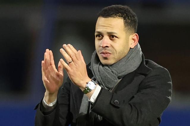 روزنیور در آستانه نیمکت چلسی