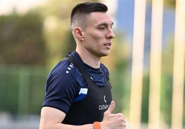 تست پزشکی سرگیف تأیید شد/ مهاجم ازبک رسماً به پرسپولیس پیوست