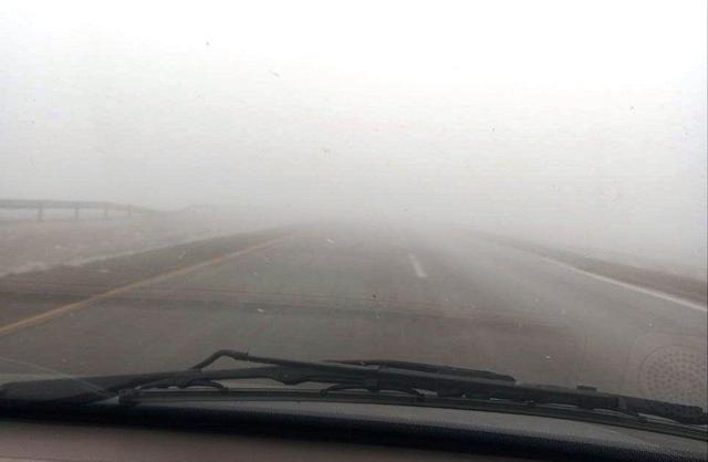 مه غلیظ تردد در برخی جاده‌های خراسان رضوی را تحت تاثیر قرار داده است