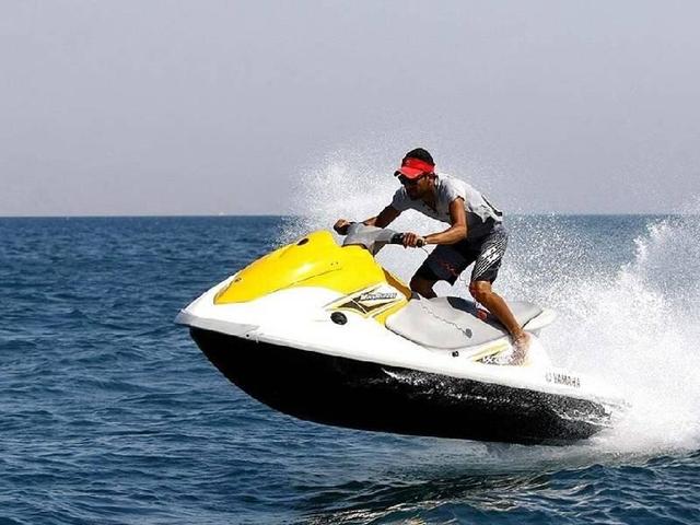 راهنمای کامل سفر به کیش برای اولین‌بار؛ از رزرو هتل تا تفریحات دریایی