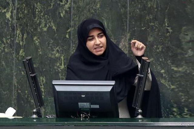 مجلس باید به میدان بیاید و کسانی را که سر خط نیستند را سرِ خط بیاورد