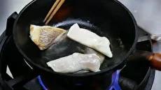 غذای خیابانی ژاپن خرگوش ماهی به دو روش در اوکیناوا