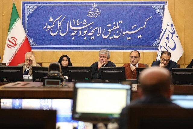 عضو کمیسیون تلفیق: اصلاح ارز ترجیحی تنها راه مقابله با رانت و حمایت واقعی از مردم است