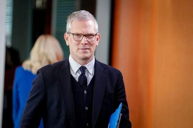 آلمان: مرزهای گرینلند نباید با توسل به زور تغییر کند