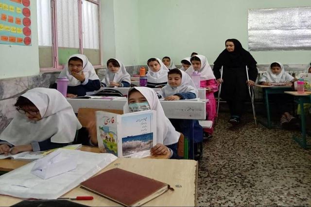 تمام مطالبات معلمان گلستان تسویه شد؛ بازگشت ۵۶۶ دانش‌آموز بازمانده به