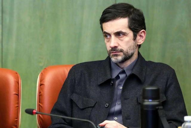 یوسف پزشکیان: وظیفه صداوسیما اقناع مردم است؛ با پوشیدن لباس اپوزیسیون، مرجعیت از دست رفته این سازمان برنمی‌گردد