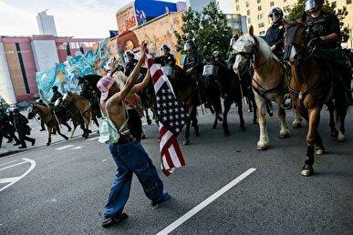 تصویری دیگر از تظاهرات سراسری در بیش از ۱۵ شهر آمریکا علیه مأموران دولت ترامپ + فیلم