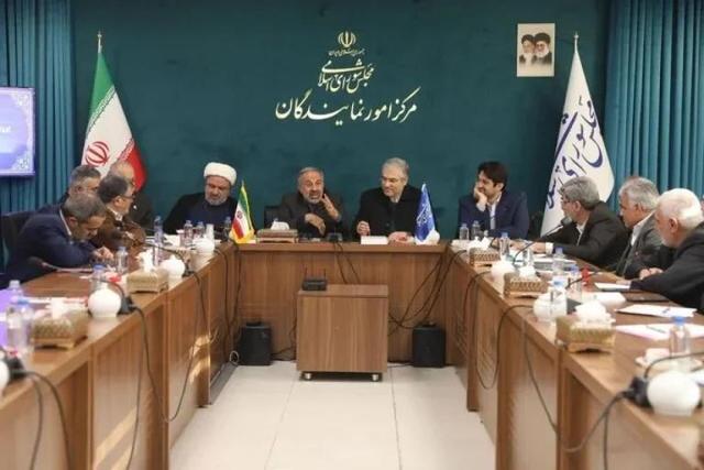 در نشست فوقالعاده مجمع نمایندگان تهران درباره مطالبات بازاریان چه گذشت؟