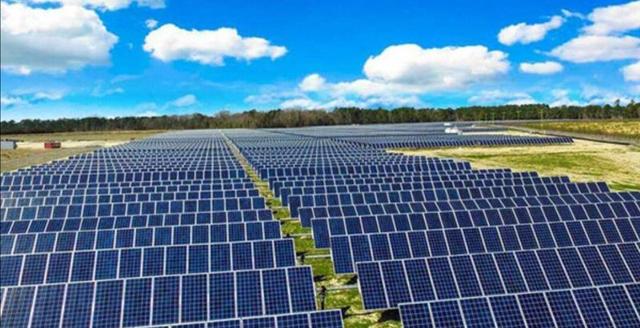 افزایش تولید برق خورشیدی در آذربایجان‌غربی به ۱۵۰ مگاوات تا تابستان سال آینده