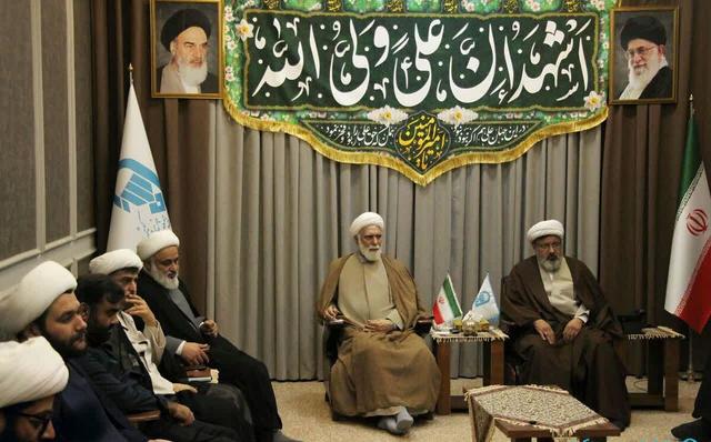 امام جمعه جزیره کیش: ارتباط مستمر با معتکفین سپری در برابر جنگ شناختی دشمن است