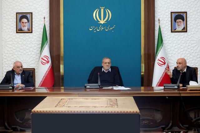 پزشکیان: برای غلبه بر ناترازی باید از راهکارهای متنوع و بهره‌ور استفاده کنیم