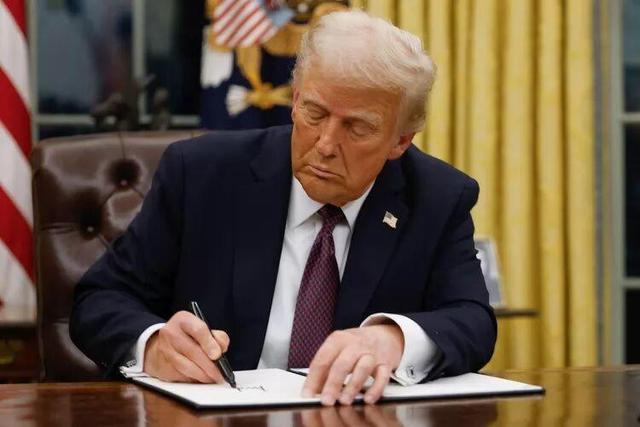 ادعای رسانه صهیونیستی: ترامپ هفته آینده تشکیل شورای صلح در غزه را اعلام می‌کند