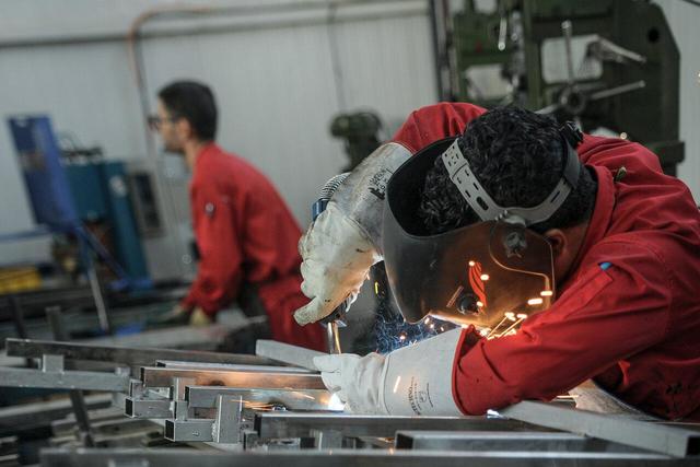 آغاز کارزار تعیین مزد از دو هفته دیگر | دو معیار کارگران برای تعیین دستمزد سال آینده چیست؟