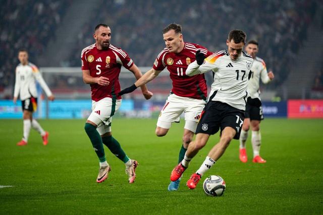 عکس | بمب زمستانی پرسپولیس در آغوش ستاره لیورپول