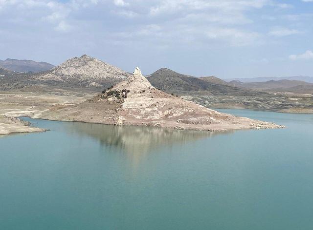 فضایلی: ذخایر آبی سدهای اردبیل نسبت به ماه‌های گذشته افزایش یافت