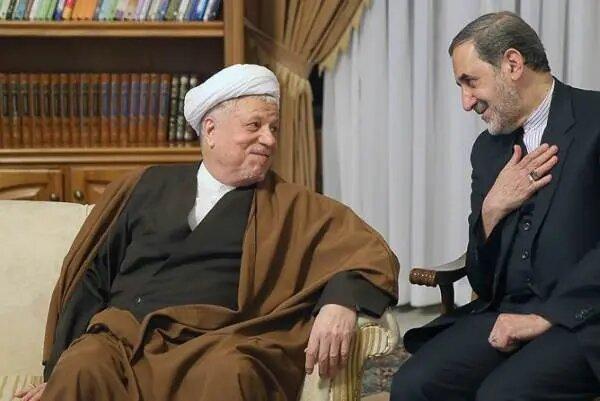 خاطرات هاشمی: با دکتر ولایتی در مورد طرح‌های غنی‌سازی و آب‌سنگین صحبت‌ کردیم