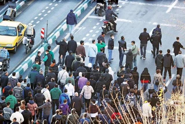 آموزش و پرورش: بسیاری‌ از نوجوانان دستگیرشده‌ در حوادث اخیر دانش‌آموز نبودند / درخواست از دانش‌آموزان