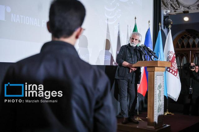 از سخنرانی ایستاده دبیر تا سرنوشت مبهم «برمودا»