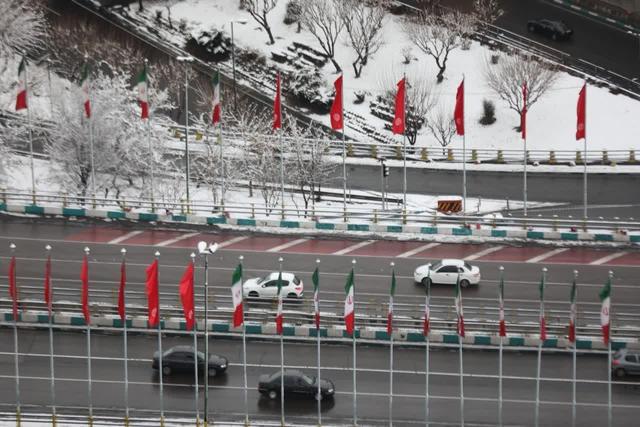 برف و باران تا ساعتی دیگر میهمان پایتخت‌نشینان