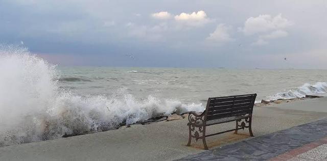 هشدار دریایی سطح زرد در سواحل خلیج فارس بوشهر صادر شد