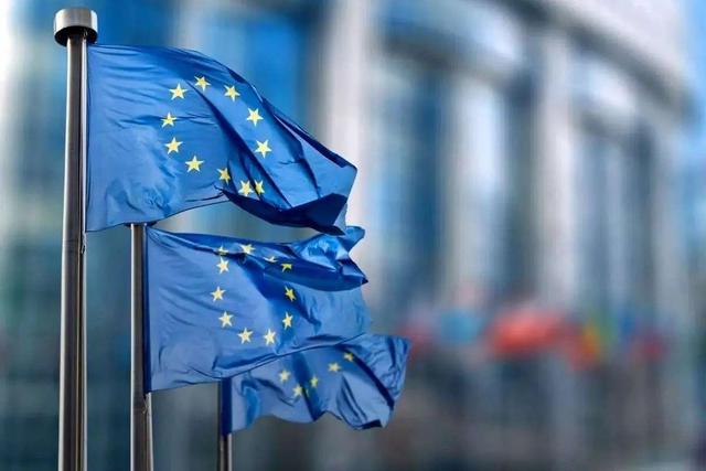 آسوشیتدپرس: اروپا ۱۵ مقام ایرانی از جمله فرماندهان ارشد سپاه و ۶ سازمان ایرانی شامل نهادهای مسئول نظارت بر محتوای آنلاین را به فهرست تحریمی خود افزود/ وزیر کشور هم تحریم شد