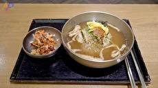 فرآیند تولید انبوه نودل در کارخانه سنتی کرهای