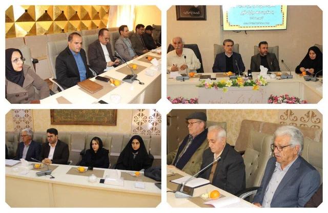 نقش تاریخی شاعر در دفاع از میهن و پاسداری از زبان فارسی