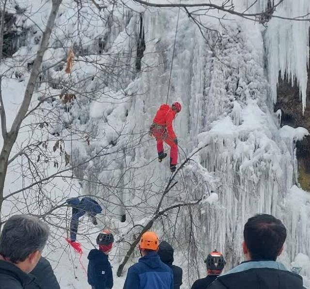 جشنواره یخ نوردی دهه فجر در مراغه