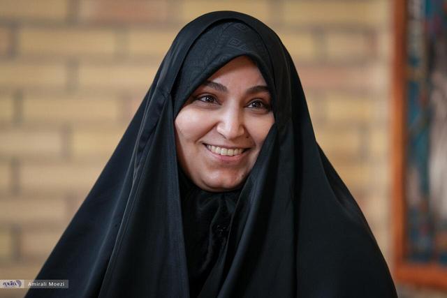 روایت نرجس سلیمانی از نوع ارتباط شهید سلیمانی با فرزندانش/ می‌دانستیم در مسائل کوچک اگر خطایی از ما دخترها سر بزند با گریه حل می‌شود