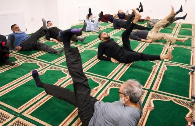 ببینید | برگزاری کلاس‌های پیلاتس ویژه سالمندان در مسجد!