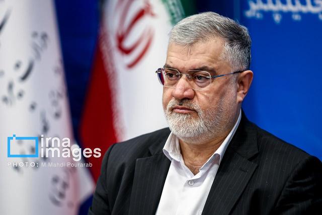 استاندار تهران: عبور از دوره گذار اقتصادی نیازمند همراهی مردم است