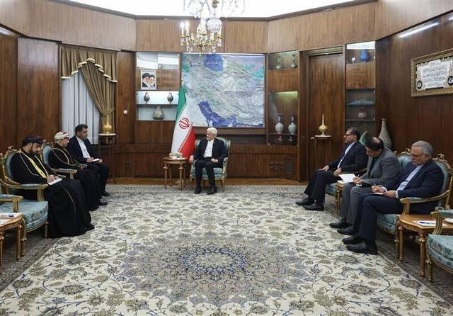 عارف: روابط ایران و عمان به ۵ میلیارد دلار افزایش یابد