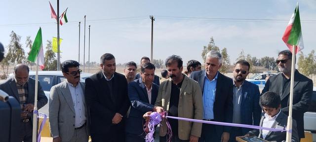 افتتاح غرفه‌های فروش صنایع‌دستی شهرستان نیمروز در سومین روز دهه فجر