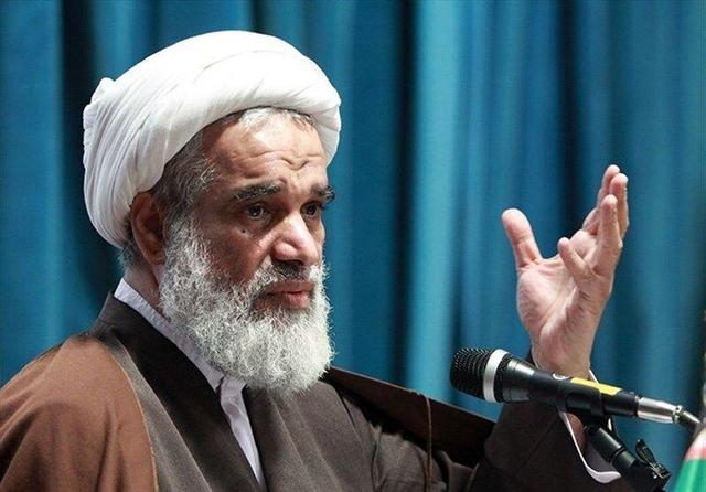 امام جمعه موقت اهواز: وحدت و هم‌افزایی لازمه پیروزی بر دشمن است