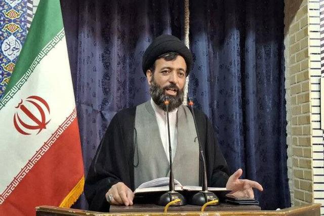 امام جمعه محمودآباد: مردم ایران در کنار حکومت اسلامی ایستاده‌اند