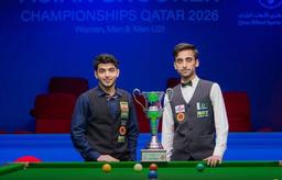 مدال نقره اسنوکر آسیا بر گردن سبزی