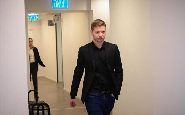 محافظ سابق نتانیاهو رسوایی‌های اخلاقی و رفتاری خانواده‌ «بی‌بی» را فاش کرد