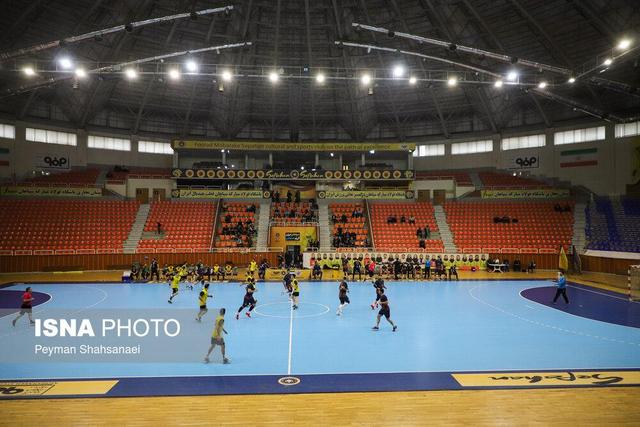 مربی تیم هندبال سنگ‌آهن بافق: با تمرینات نیم‌فصل، پیروزی مقابل سایپا دست‌یافتنی شد