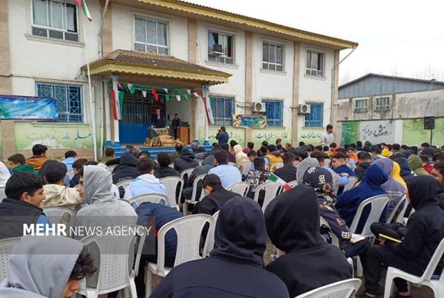 رضایی: دانش‌آموزان وارثان انقلاب و پرچمداران آینده ایران هستند